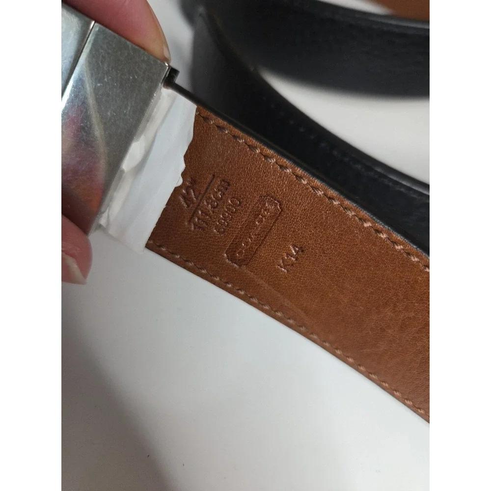 Coach Black Brown‎ Reversible Leather Belt Sz 42 Silver Buckle 69900
